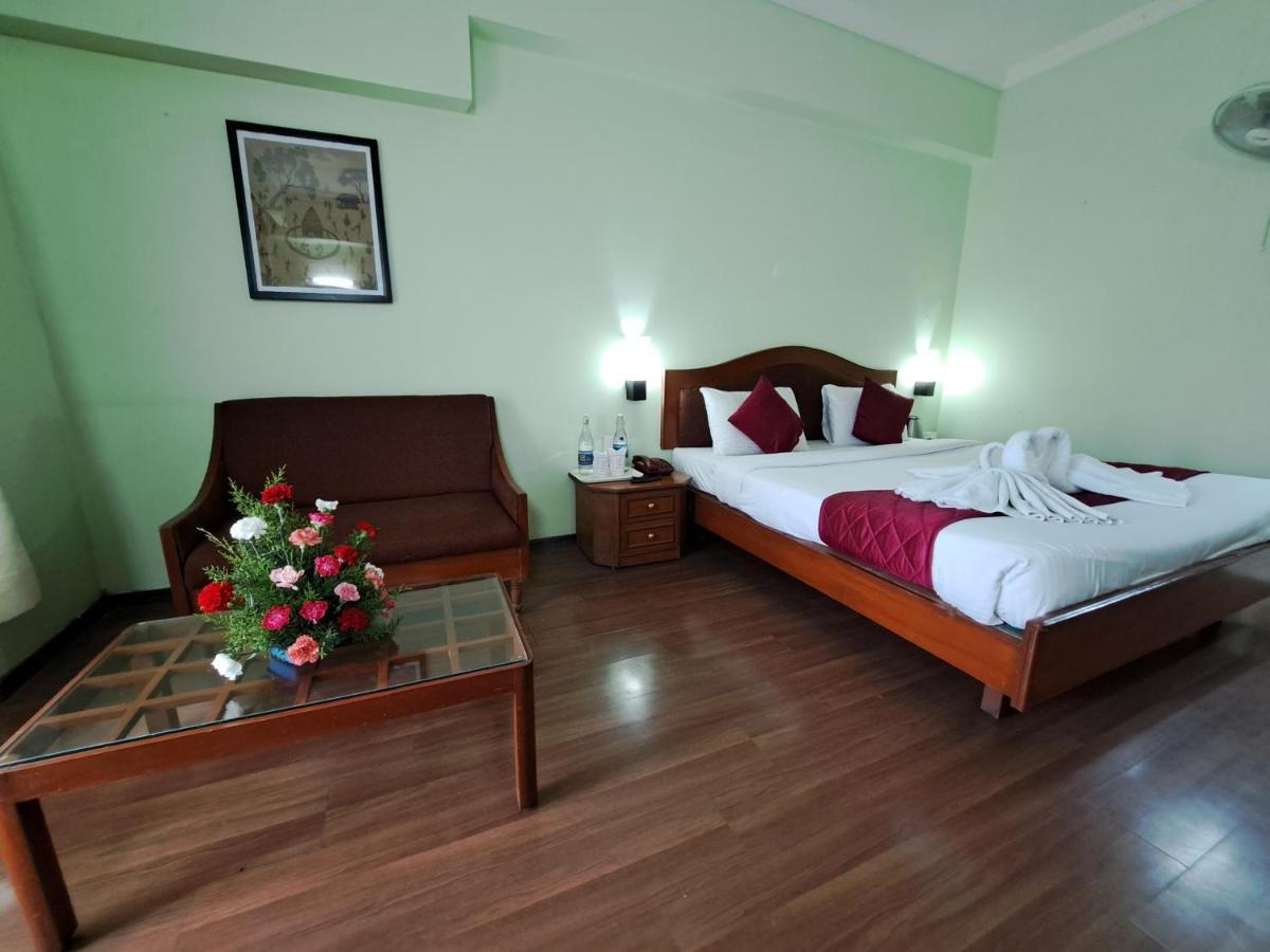 Hotel Preethi Classic Towers Ooty Exterior photo
